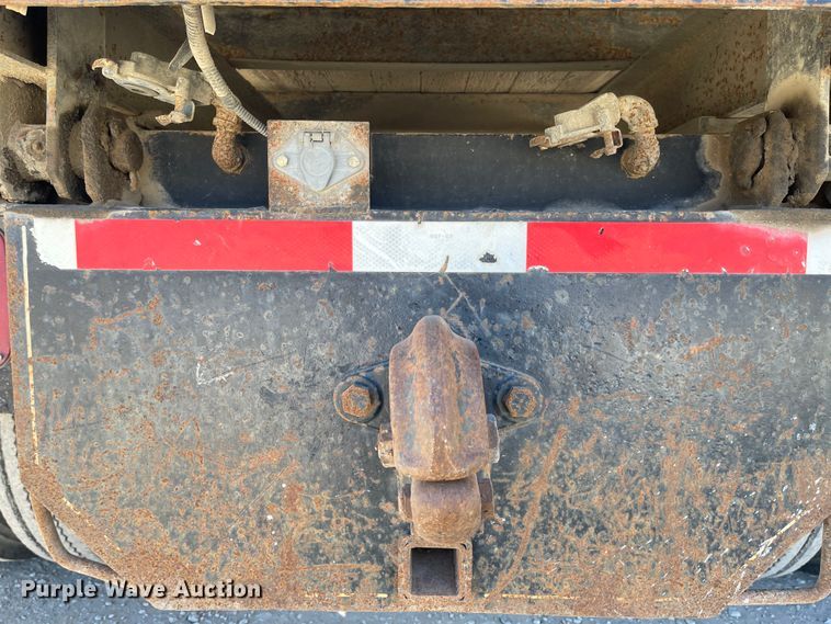 image for item IJ9641 1981 International 1854  dump flatbed truck