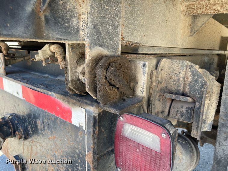 image for item IJ9641 1981 International 1854  dump flatbed truck