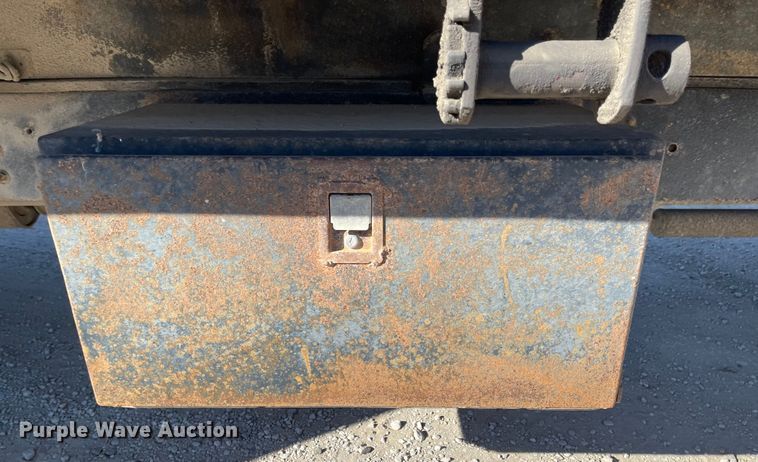 image for item IJ9641 1981 International 1854  dump flatbed truck