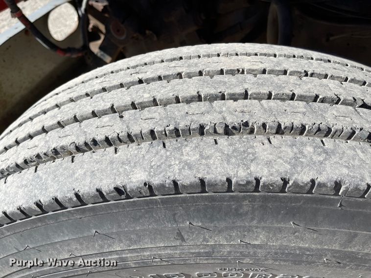 image for item IJ9641 1981 International 1854  dump flatbed truck