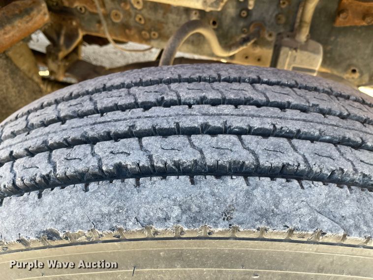 image for item IJ9641 1981 International 1854  dump flatbed truck