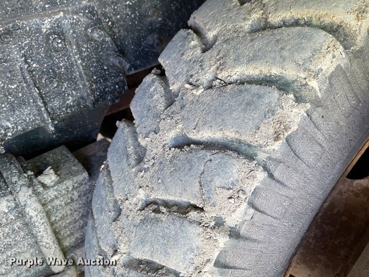 image for item IJ9719 1978 Autocar DC10364B  winch truck