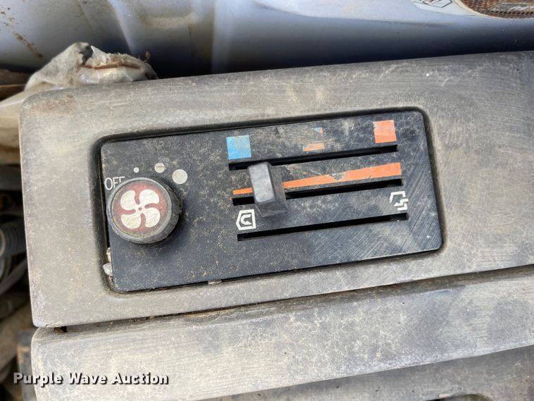 image for item IJ9720 1992 Hitachi EX200LC-2  excavator