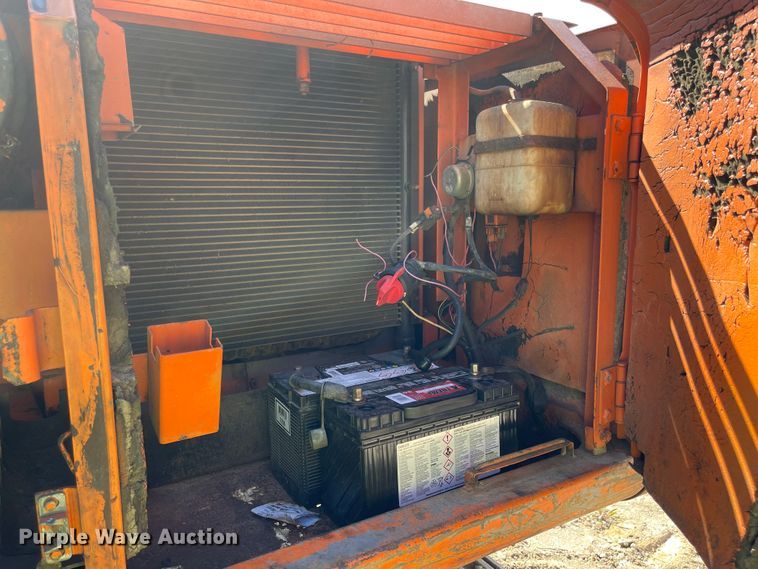 image for item IJ9720 1992 Hitachi EX200LC-2  excavator