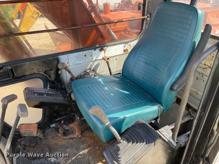 image for item IJ9721 1990 Hitachi EX150  excavator