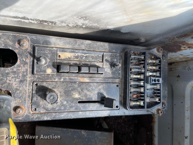 image for item IJ9721 1990 Hitachi EX150  excavator