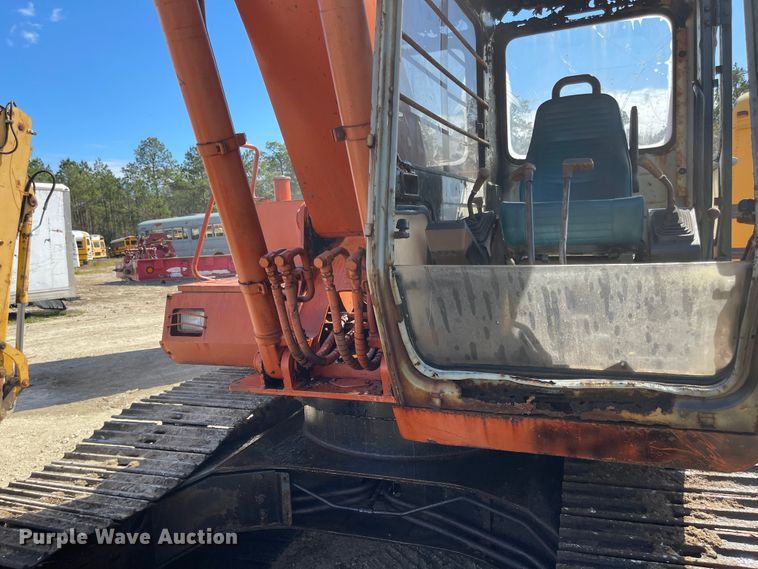 image for item IJ9721 1990 Hitachi EX150  excavator