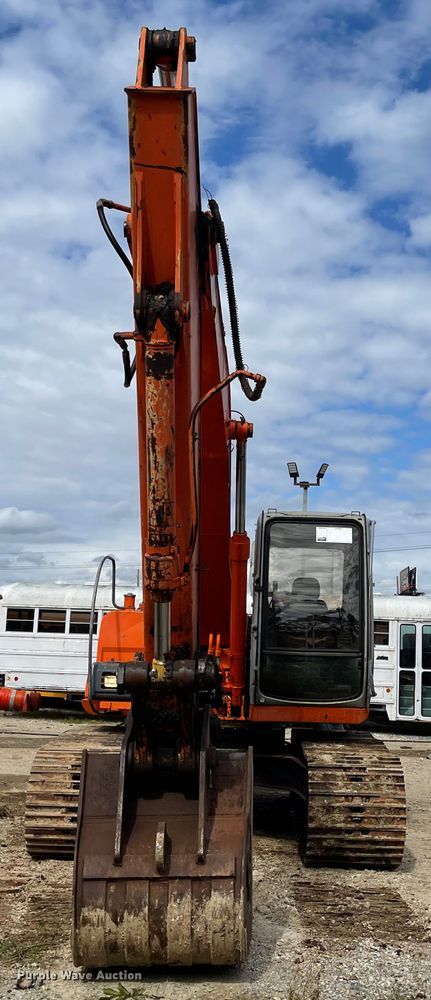 image for item IJ9722 2000 Hitachi EX160LC-5  excavator