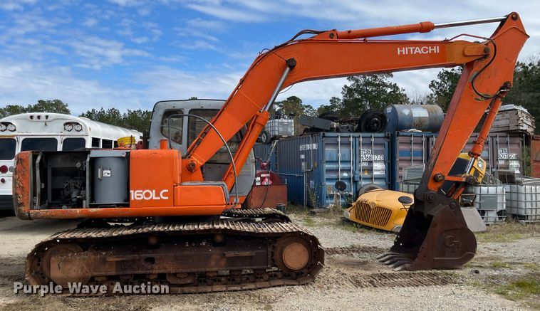 image for item IJ9722 2000 Hitachi EX160LC-5  excavator