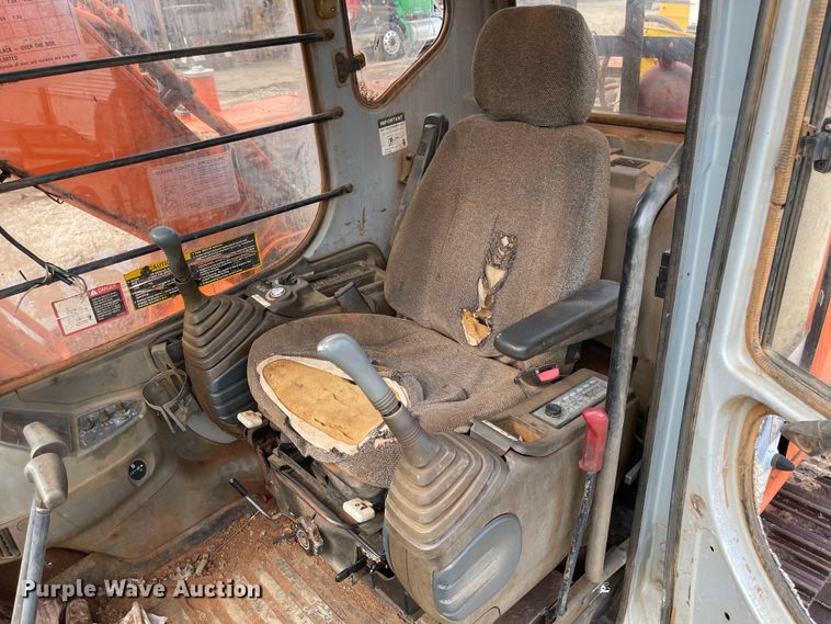 image for item IJ9722 2000 Hitachi EX160LC-5  excavator