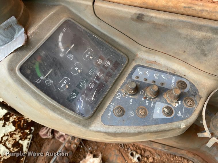 image for item IJ9722 2000 Hitachi EX160LC-5  excavator