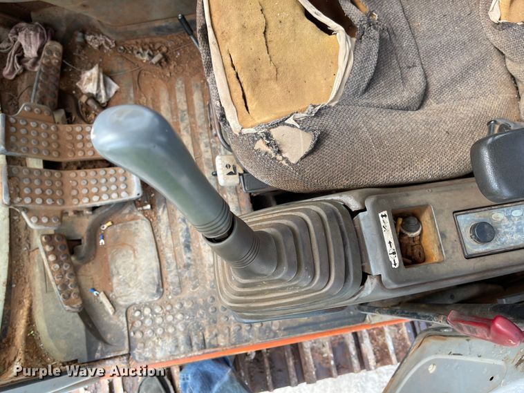 image for item IJ9722 2000 Hitachi EX160LC-5  excavator