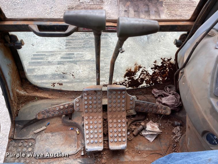 image for item IJ9722 2000 Hitachi EX160LC-5  excavator