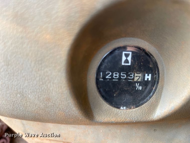 image for item IJ9722 2000 Hitachi EX160LC-5  excavator