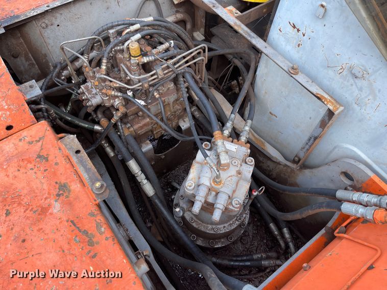 image for item IJ9722 2000 Hitachi EX160LC-5  excavator