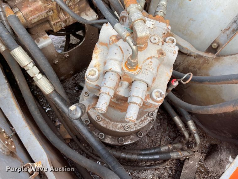 image for item IJ9722 2000 Hitachi EX160LC-5  excavator