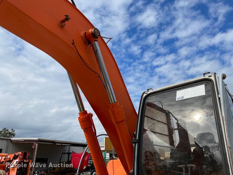 image for item IJ9722 2000 Hitachi EX160LC-5  excavator