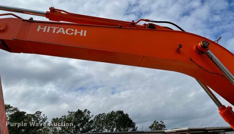 image for item IJ9722 2000 Hitachi EX160LC-5  excavator