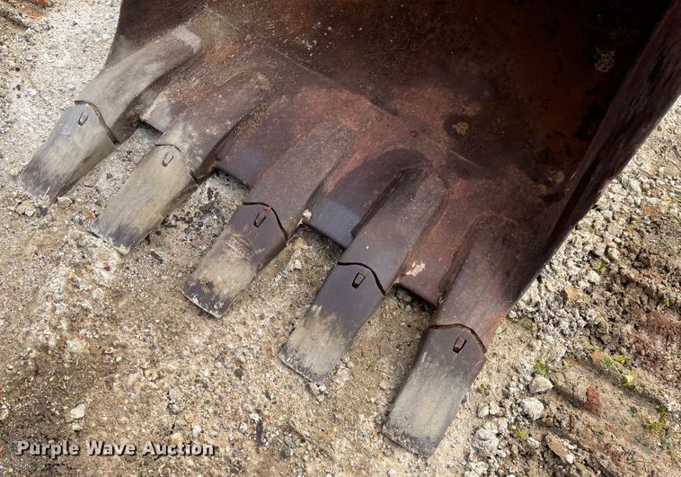 image for item IJ9722 2000 Hitachi EX160LC-5  excavator