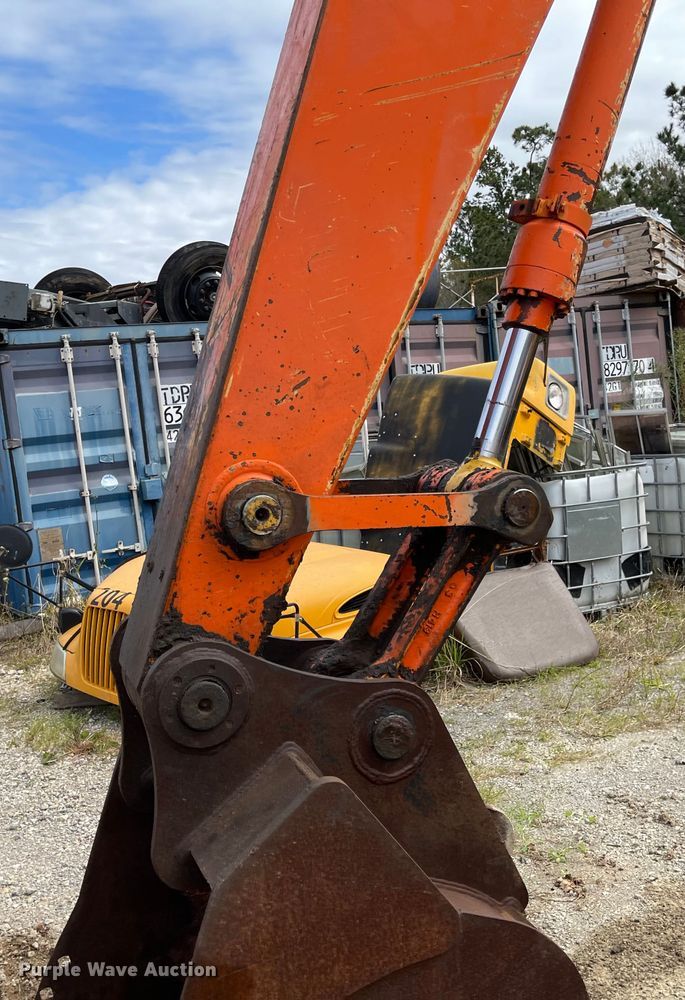 image for item IJ9722 2000 Hitachi EX160LC-5  excavator
