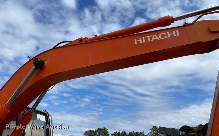 image for item IJ9722 2000 Hitachi EX160LC-5  excavator
