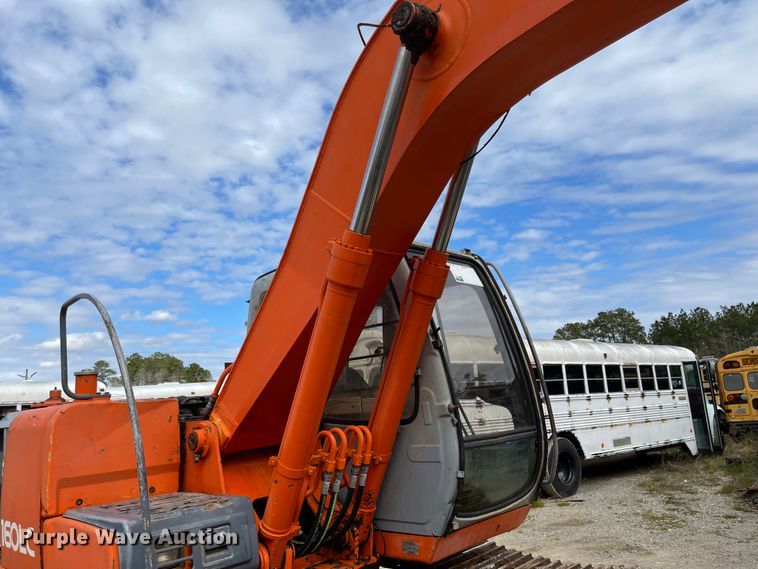 image for item IJ9722 2000 Hitachi EX160LC-5  excavator