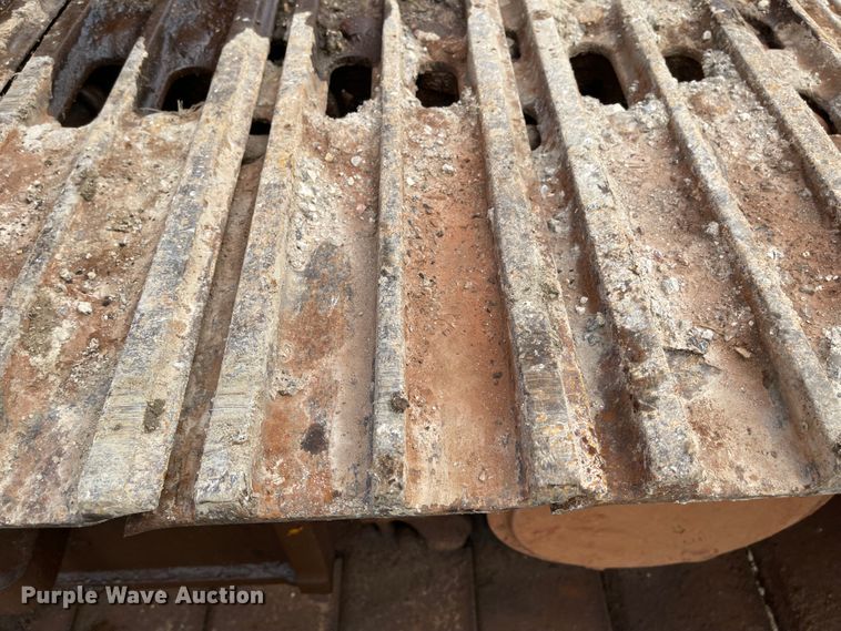 image for item IJ9722 2000 Hitachi EX160LC-5  excavator