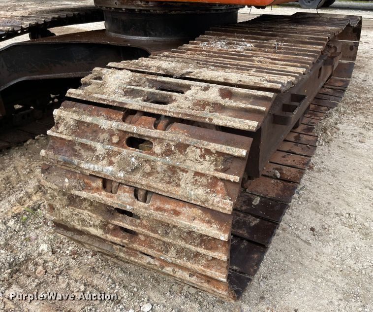 image for item IJ9722 2000 Hitachi EX160LC-5  excavator