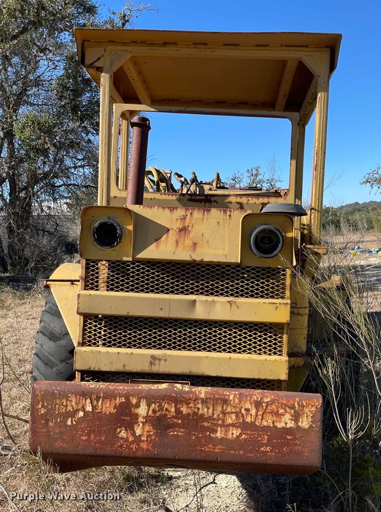 image for item IJ9731 Wabco D  elevating scraper