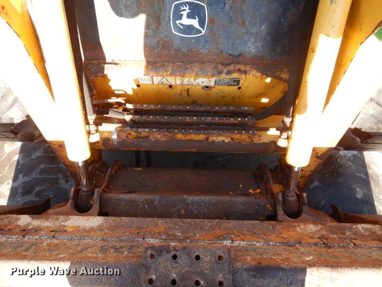 image for item IM9785 2004 John Deere 250 Series II  skid steer loader