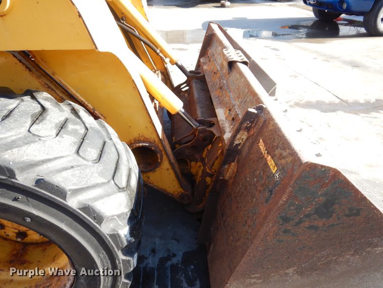 image for item IM9785 2004 John Deere 250 Series II  skid steer loader