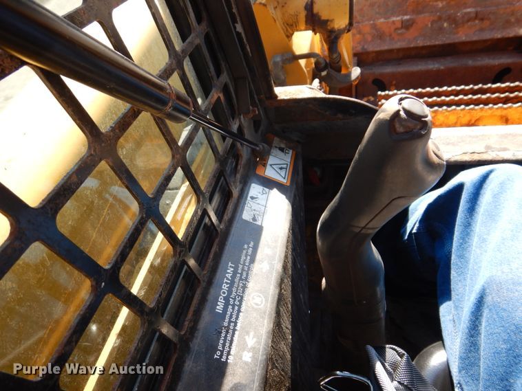 image for item IM9785 2004 John Deere 250 Series II  skid steer loader