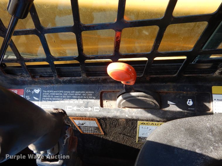 image for item IM9785 2004 John Deere 250 Series II  skid steer loader