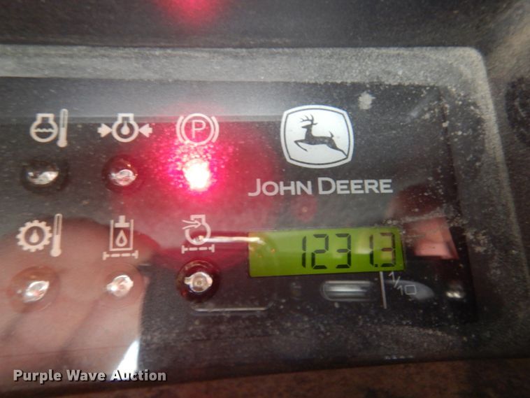 image for item IM9785 2004 John Deere 250 Series II  skid steer loader