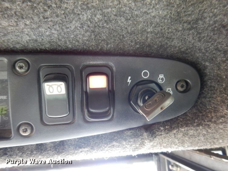 image for item IM9785 2004 John Deere 250 Series II  skid steer loader