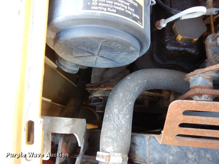 image for item IM9785 2004 John Deere 250 Series II  skid steer loader