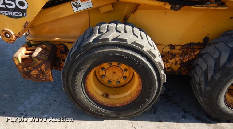 image for item IM9785 2004 John Deere 250 Series II  skid steer loader