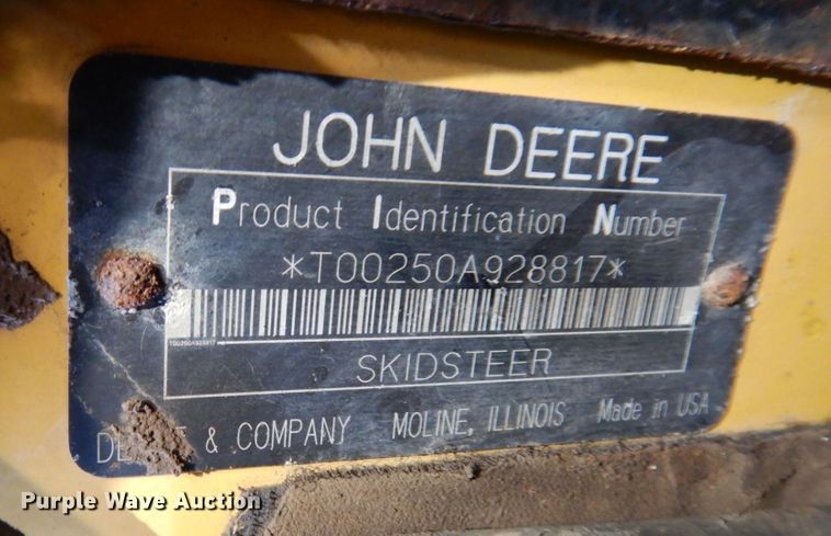 image for item IM9785 2004 John Deere 250 Series II  skid steer loader