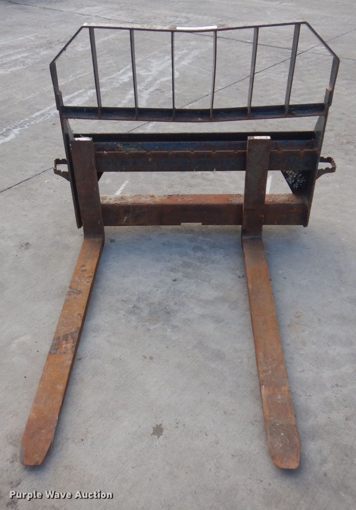 image for item IM9788 John Deere Worksite Pro 48" L skid steer forks