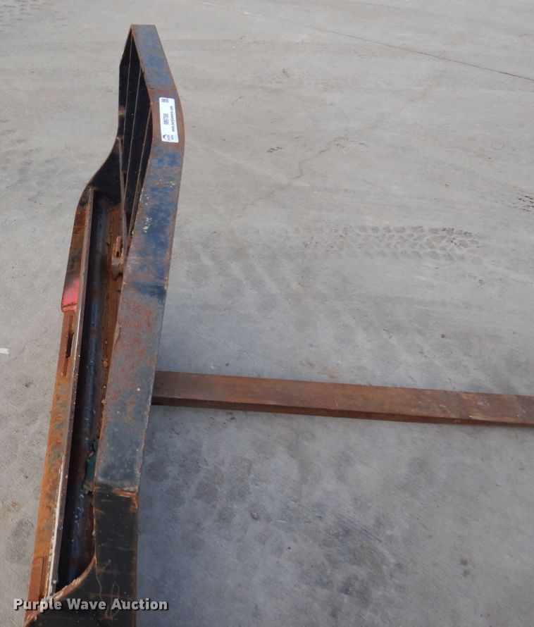 image for item IM9788 John Deere Worksite Pro 48" L skid steer forks