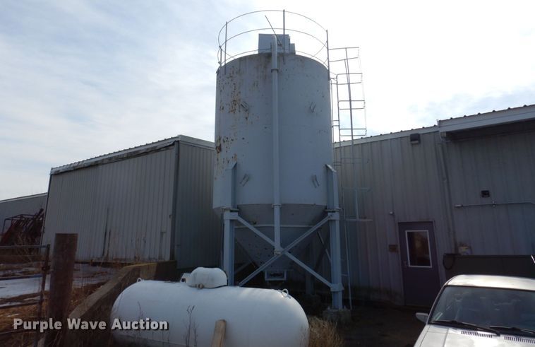 image for item IM9794 Cement powder silo