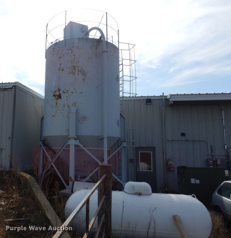 image for item IM9794 Cement powder silo