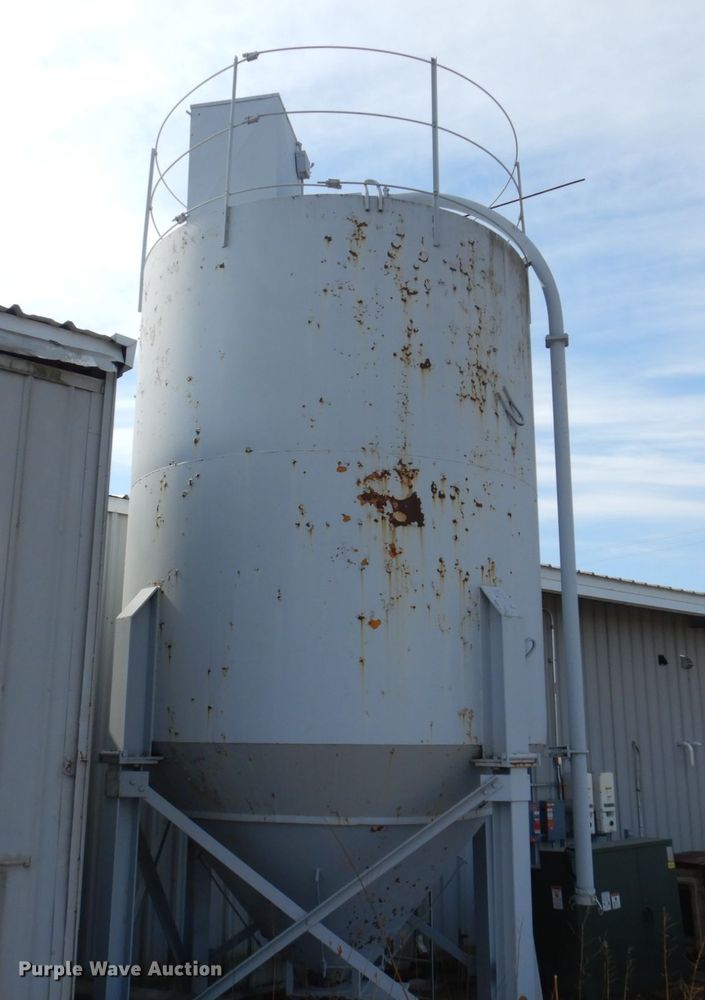 image for item IM9794 Cement powder silo