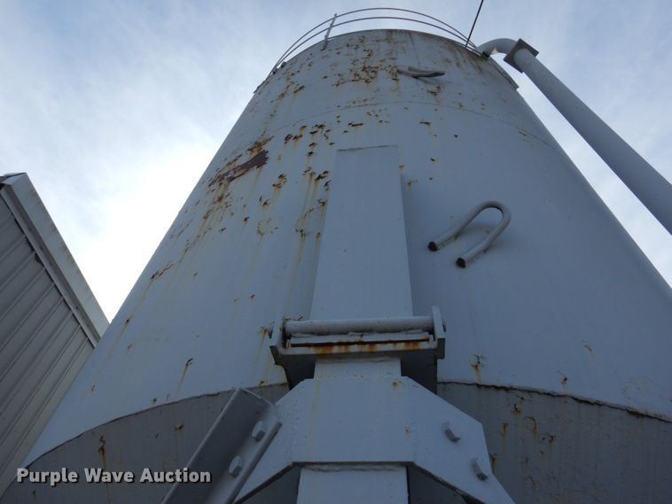 image for item IM9794 Cement powder silo