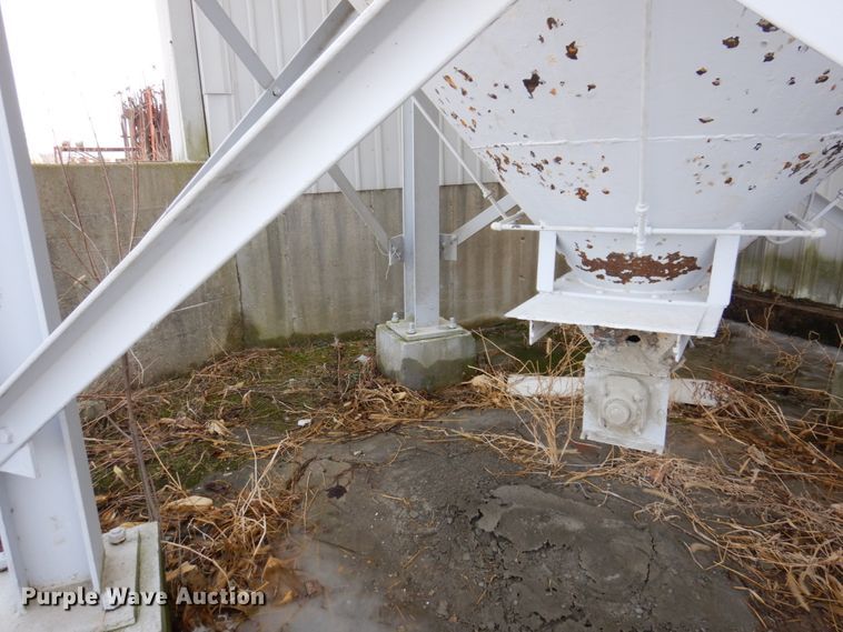 image for item IM9794 Cement powder silo