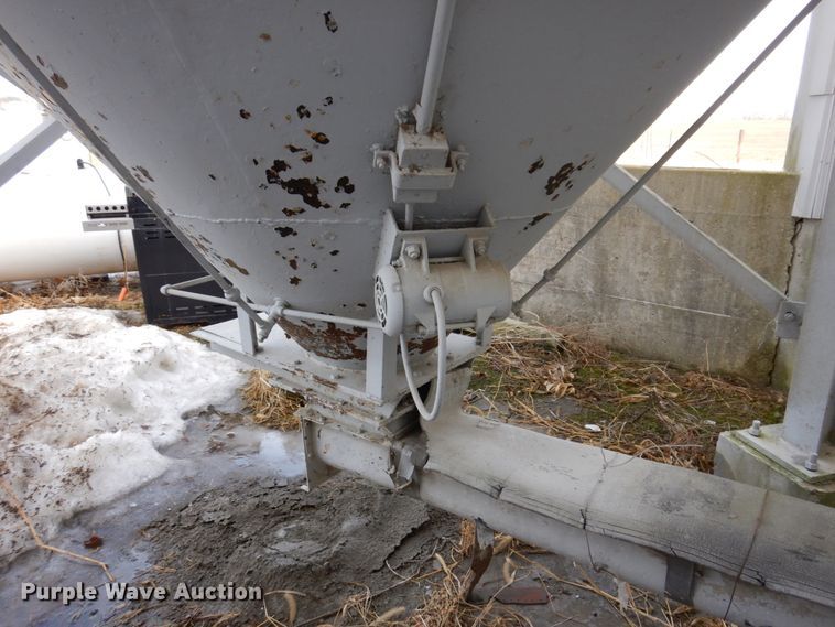 image for item IM9794 Cement powder silo