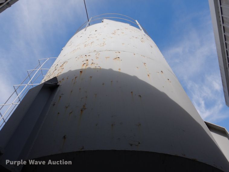 image for item IM9794 Cement powder silo