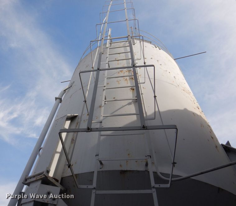 image for item IM9794 Cement powder silo