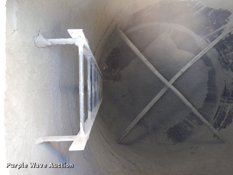 image for item IM9794 Cement powder silo