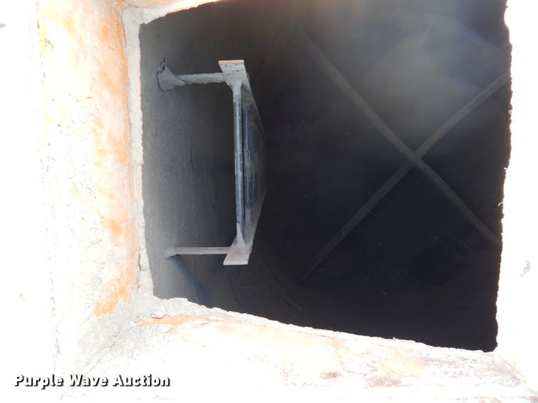 image for item IM9794 Cement powder silo